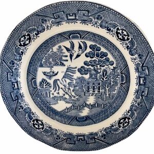 Blue willow 9 inch luncheon plate